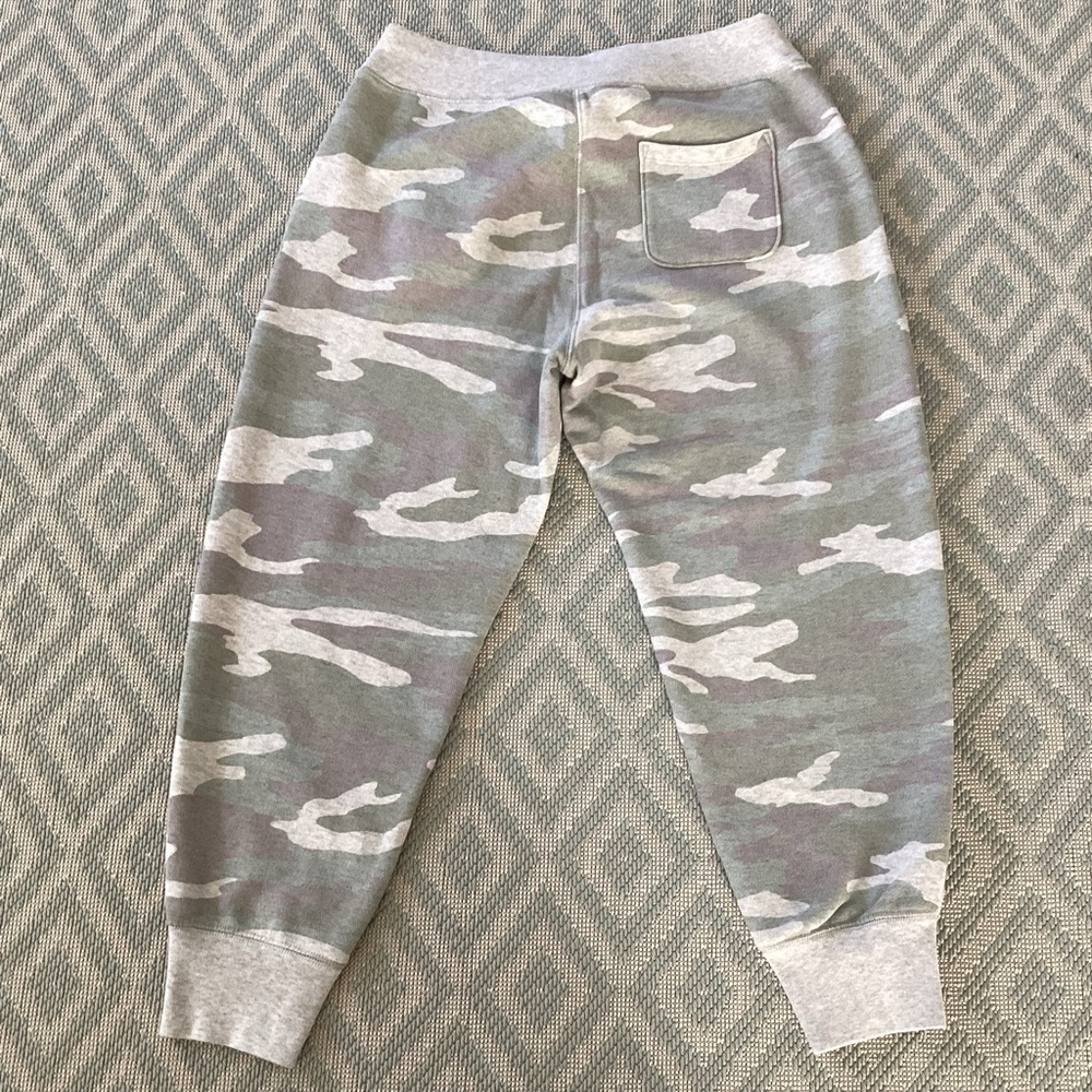 aerie Camo Joggers Sweats Size Medium - Picture 3 of 10